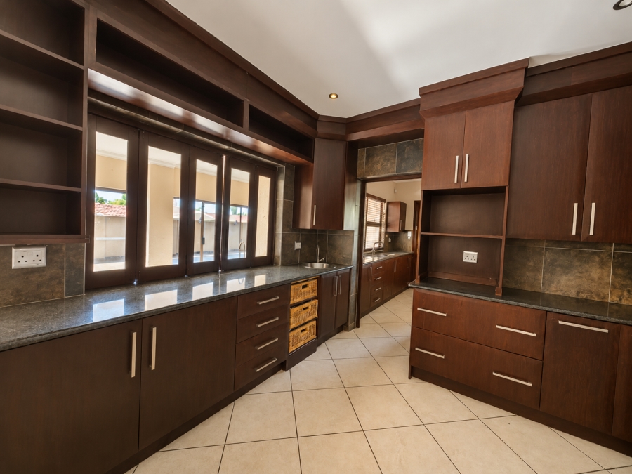 4 Bedroom Property for Sale in Boschdal North West